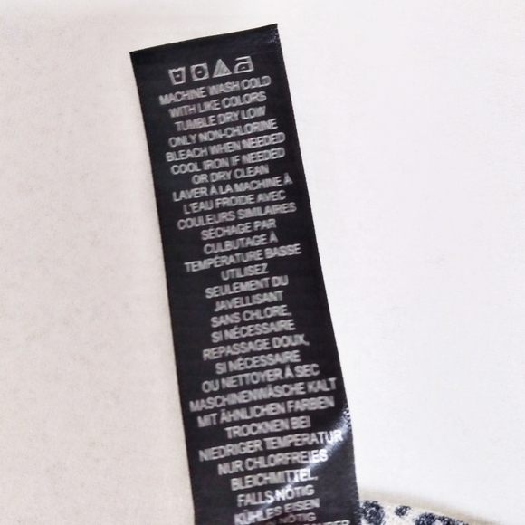 Adrianna Papell Leopard Print Sleeveless Blouse - Picture 7 of 9